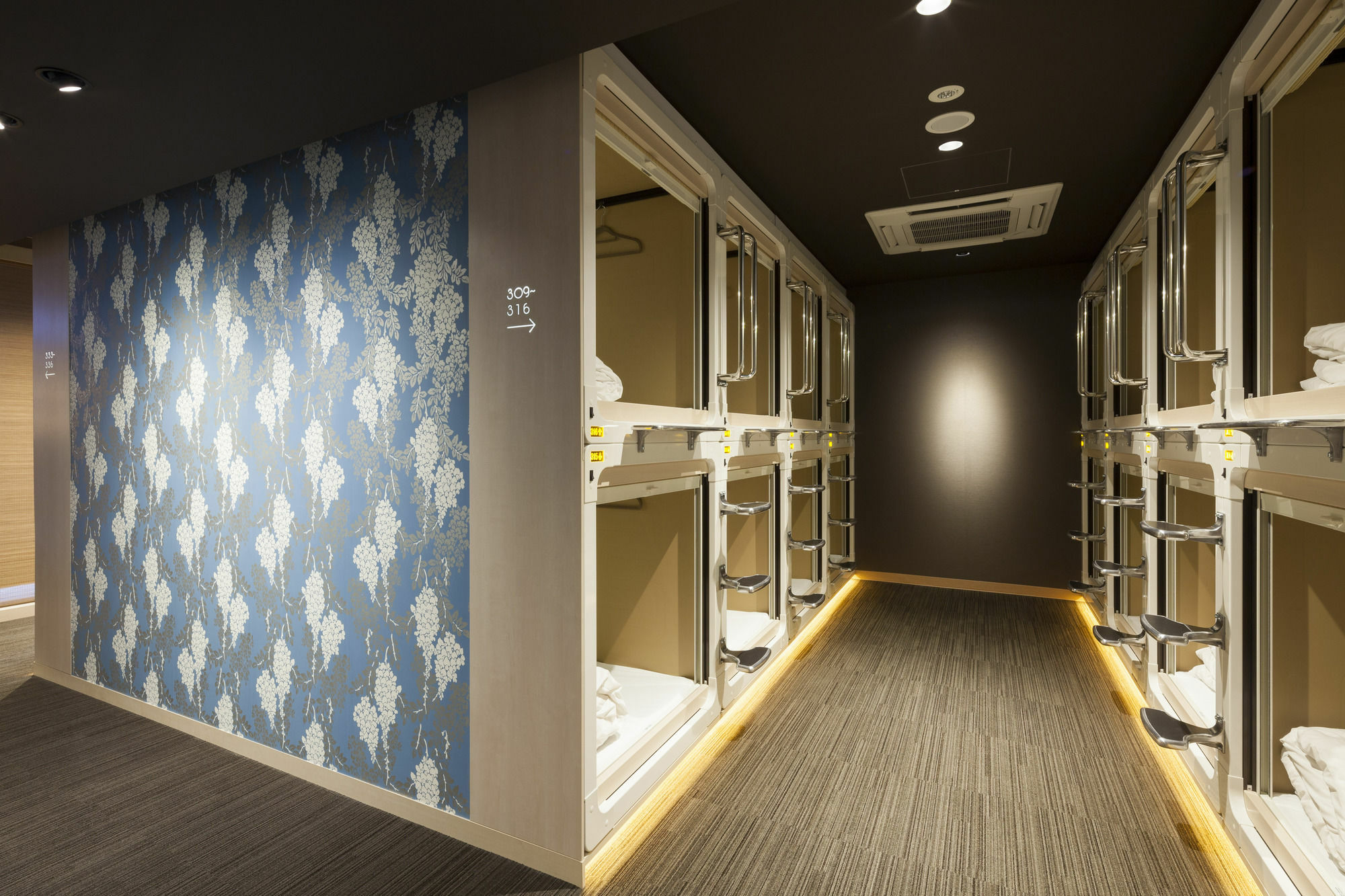 Hotel cápsula Ginza Bay 2*