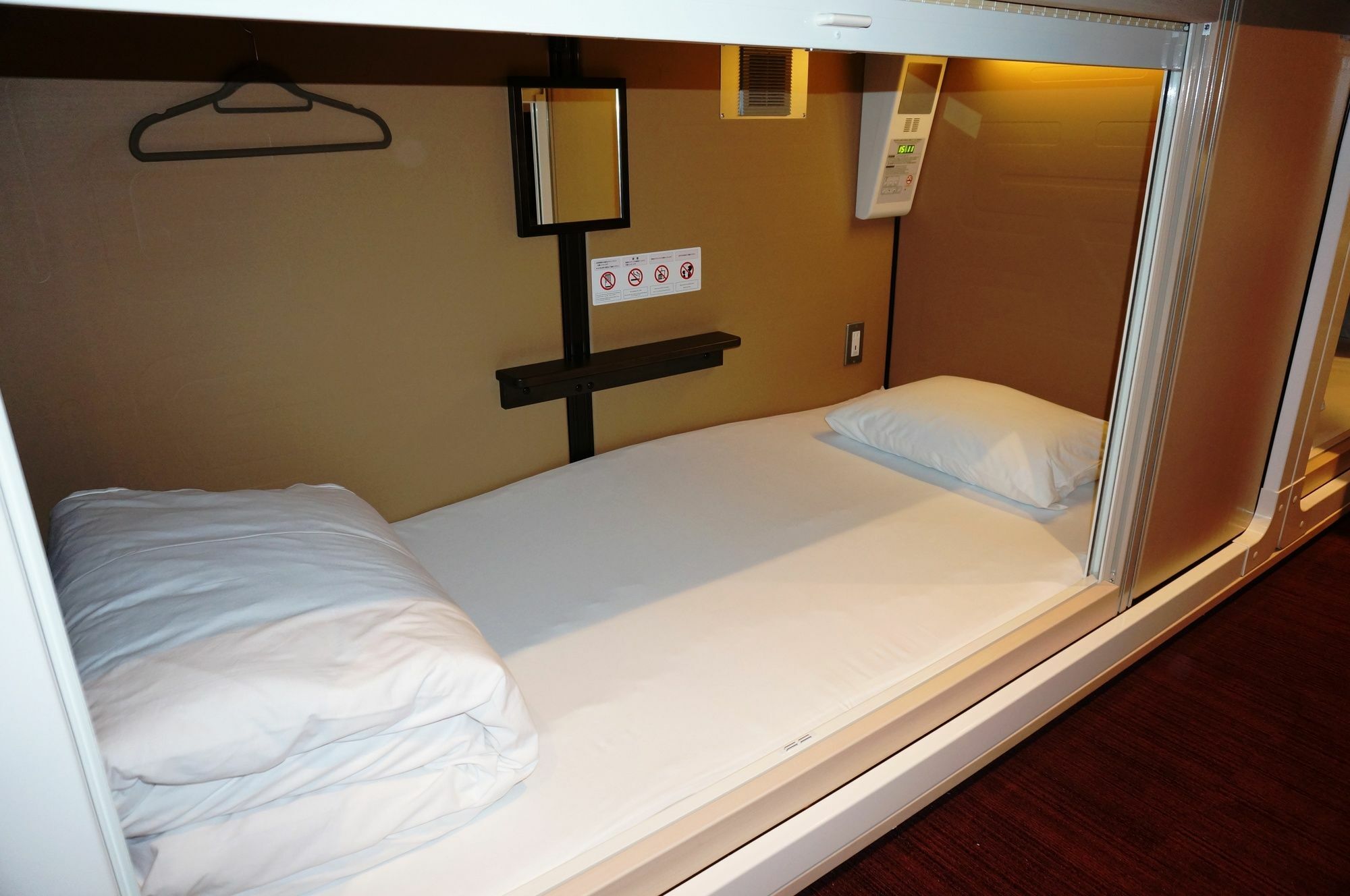 Ginza Bay Hotel cápsula Tóquio